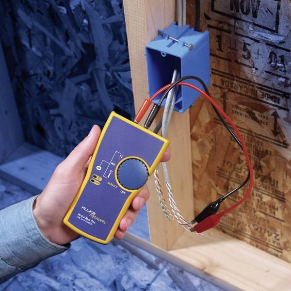 Fluke Networks MT-8200-61-TNR - Vysielač pre testov Digitálny a analógový generátor tónov