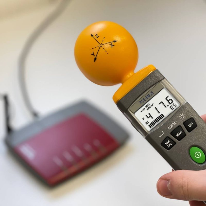 PCE Instruments PCE-EM 29 - Meradlo vysokofrekvenčné až 3