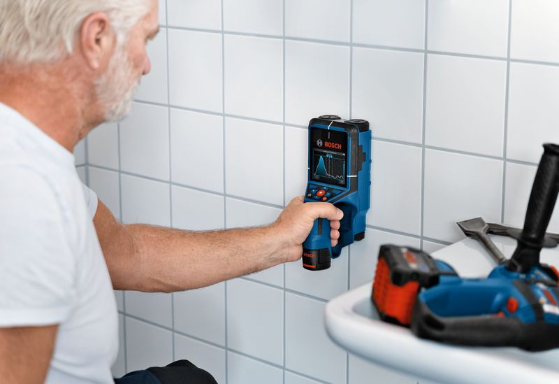 Bosch Professional D-Tect 200 C - Detektor železných kovů, dřeva