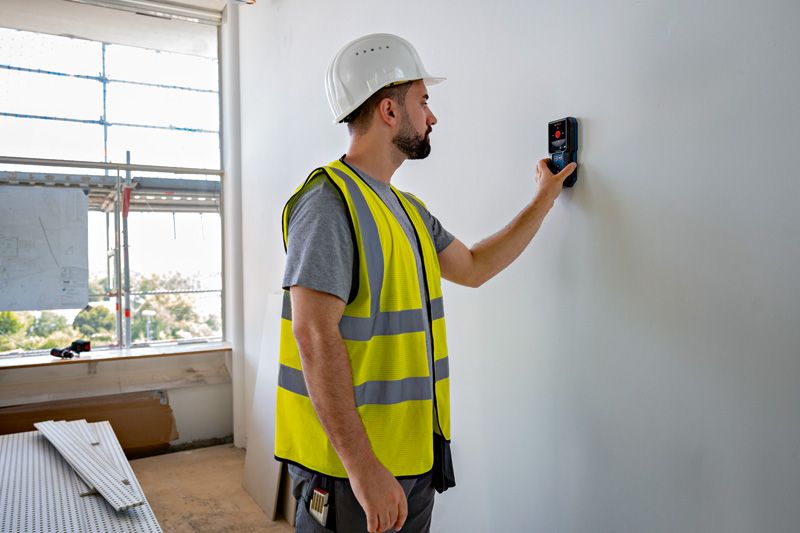 Bosch GMS 120-27 - Detektor kovu, elektrického vedení a trámů