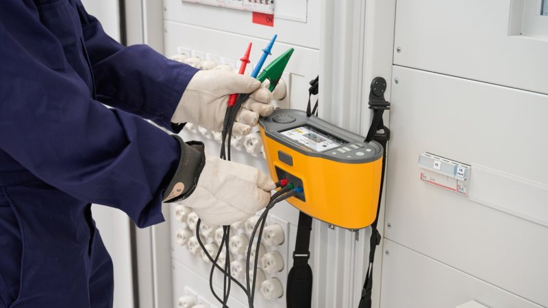 Fluke 1673 FC - Tester elektrických inštalácií a bleskozvodu do 1000 MΩ