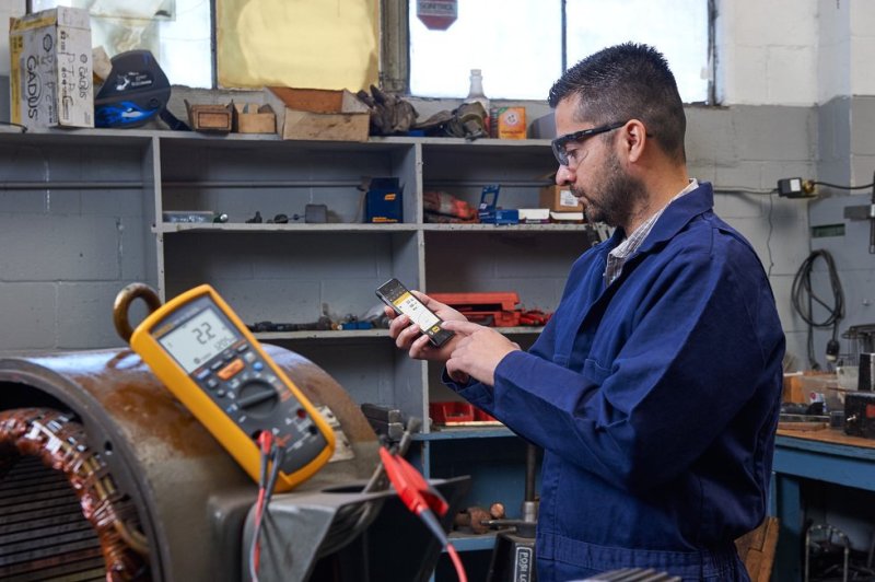 Fluke 1587 FC - Měřič izolačního odporu 1000 V