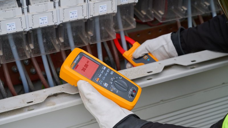 Fluke 283 FC/PV/EUR - Multimetr pro solární aplika 1500 VDC / 1000 VAC