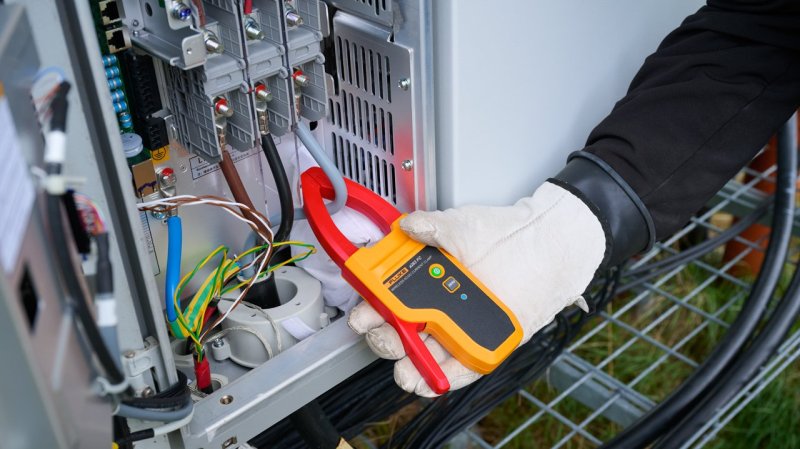 Fluke 283 FC/PV/EUR - Multimetr pro solární aplika 1500 VDC / 1000 VAC
