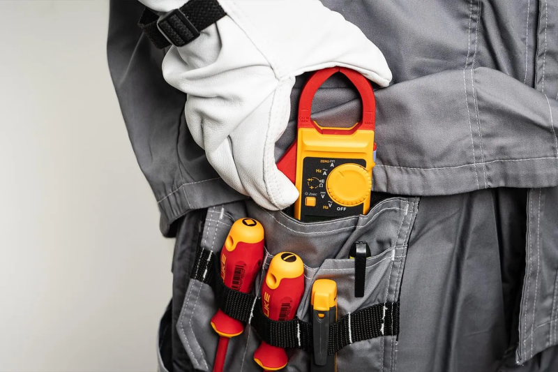 Fluke 301D - Kliešťový multimeter 0–600 A AC/DC