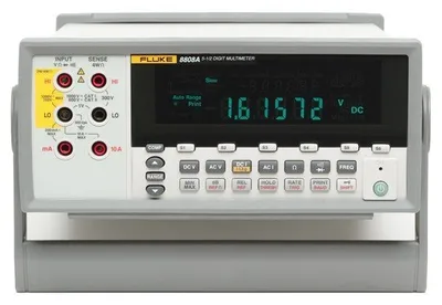 Fluke 8808A - Stolný digitálny multimeter s 5,5místy 200 mV–1000 V