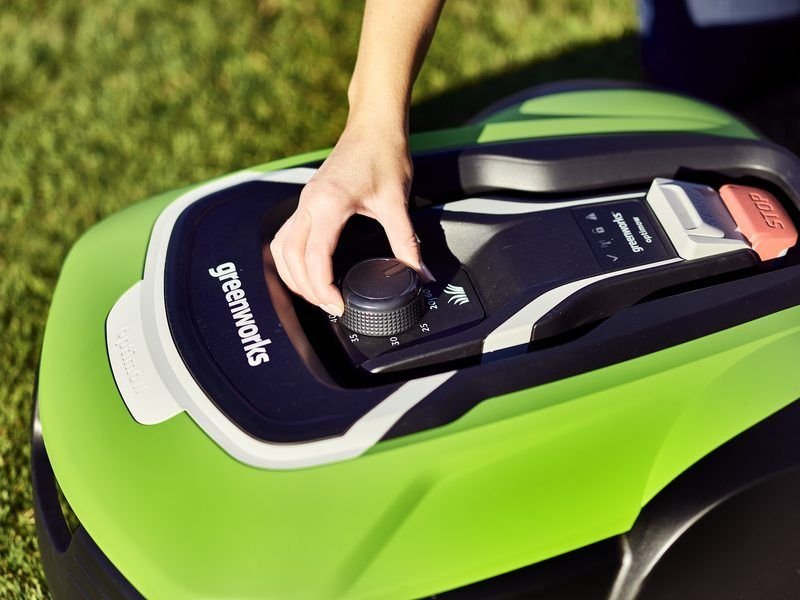 Žací robot Greenworks OptiMow 10 GSM, 1000 m2 1000 m²