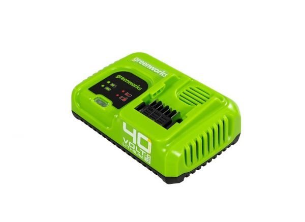 Nabíječka Greenworks G40UC5 40V 5A s indikátorem nabíjení a gumovými nožičkami