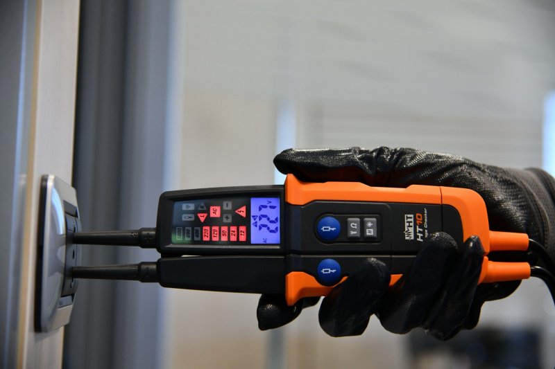 HT Instruments HT10 - Dvojpólový multifunkčný tester do 1000 V AC/DC