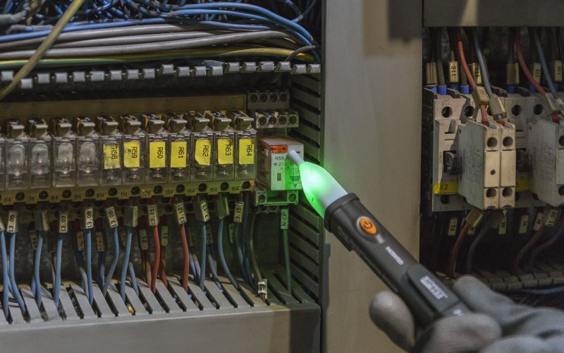 HT Instruments HT70 - Detektor napätia a indikátor 100–1000 V AC