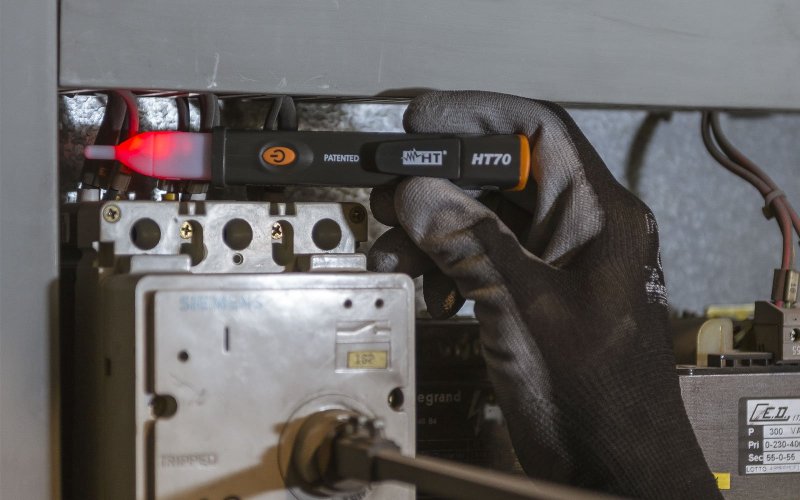 HT Instruments HT70 - Detektor napätia a indikátor 100–1000 V AC