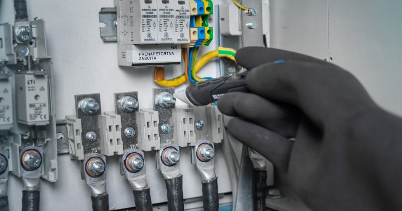 Metrel MD 126 - Bezkontaktní zkoušečka 100–1000 V