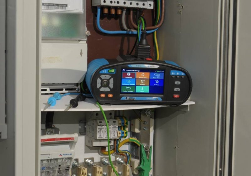 Metrel MI 3152 EurotestXC EU - Tester elektrických inštalácií a bleskozvodu 50–1000 V do 999 MΩ