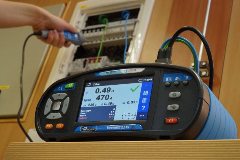 Metrel MI 3152H EurotestXC 2,5 kV - Tester elektrických inštalácií