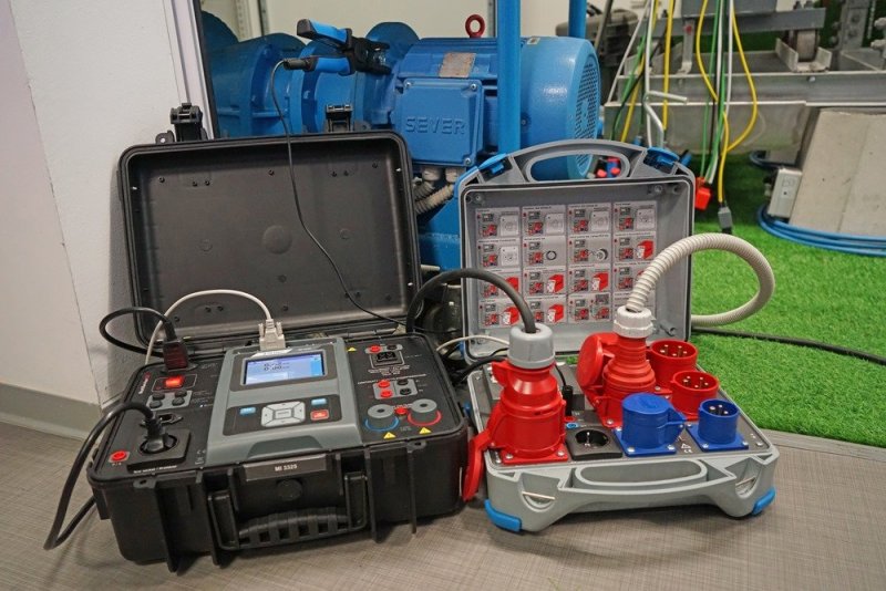 Metrel MI 3325 MultiServicerXD - Revízny prístroj na pracovn 100 V až 5100 V AC