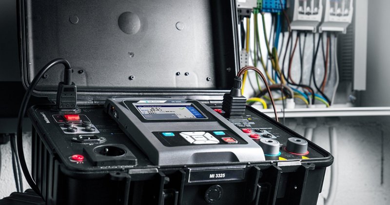 Metrel MI 3325 MultiServicerXD - Revízny prístroj na pracovn 100 V až 5100 V AC