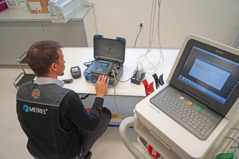 Metrel MI 3360 OmegaPAT XA - Tester spotrebičov a nástrojov 200 mA