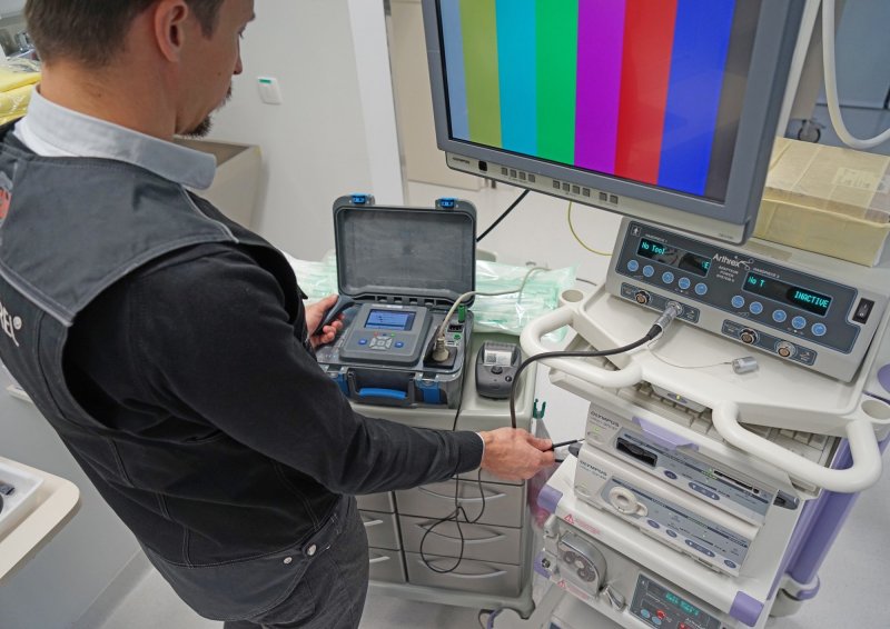 Metrel MI 3360 OmegaPAT XA - Tester spotrebičov a nástrojov 200 mA