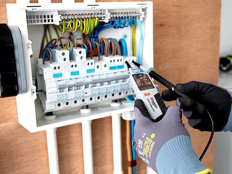 Megger TPT420 - Tester napätia 12–1000 V AC / 12–1500 V DC