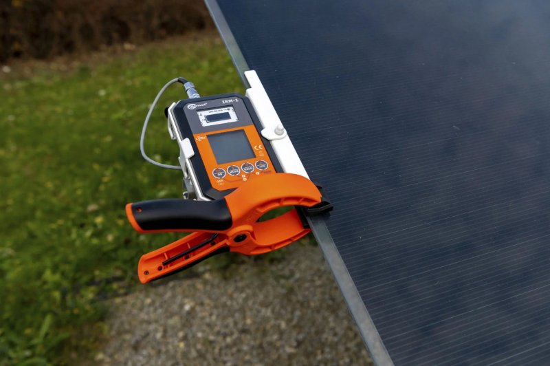Sonel IRM-1 - Tester fotovoltaických systémov Meranie slnečného žiarenia a teploty