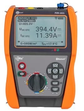 Sonel PVM-1021 tester fotovoltaických systémů s podsvíceným displejem a ovládacími tlačítky