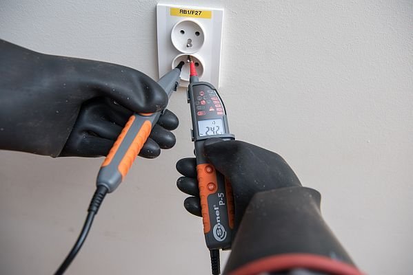 Sonel P-4 - Zkoušečka napětí a propojení s LED do 1000 V AC/DC